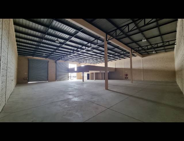 712M² WAREHOUSE TO LET IN POMONA